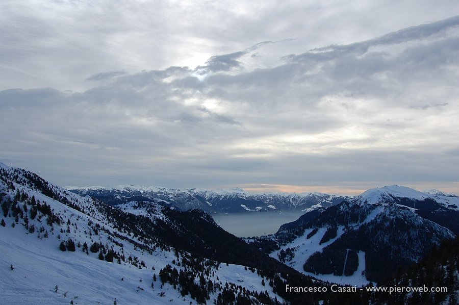 02 Parecchie nubi velano il cielo.jpg